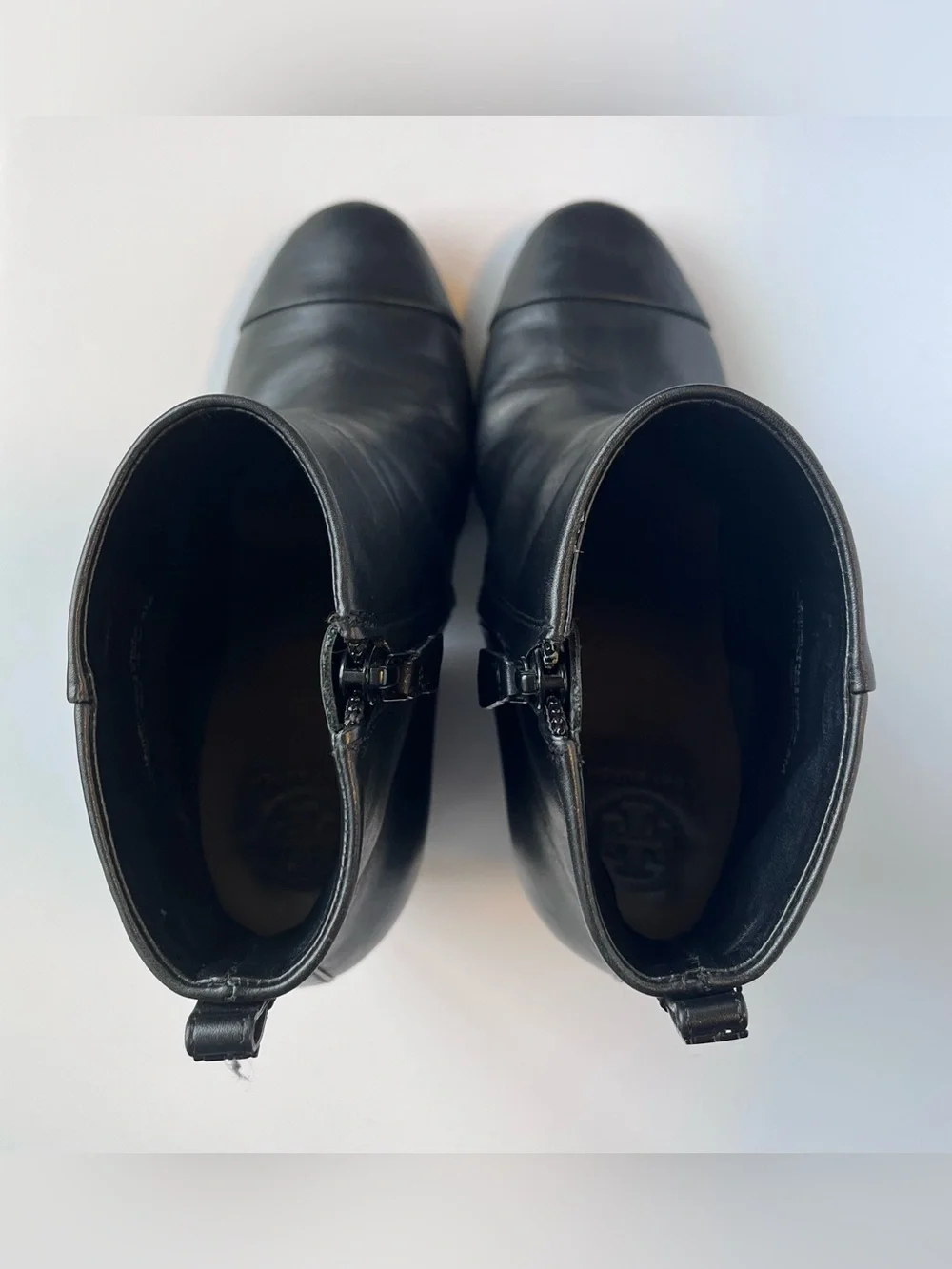 TORY BURCH Black Leather Grove Ankle Booties Cap Toe Block Heel Size 8M